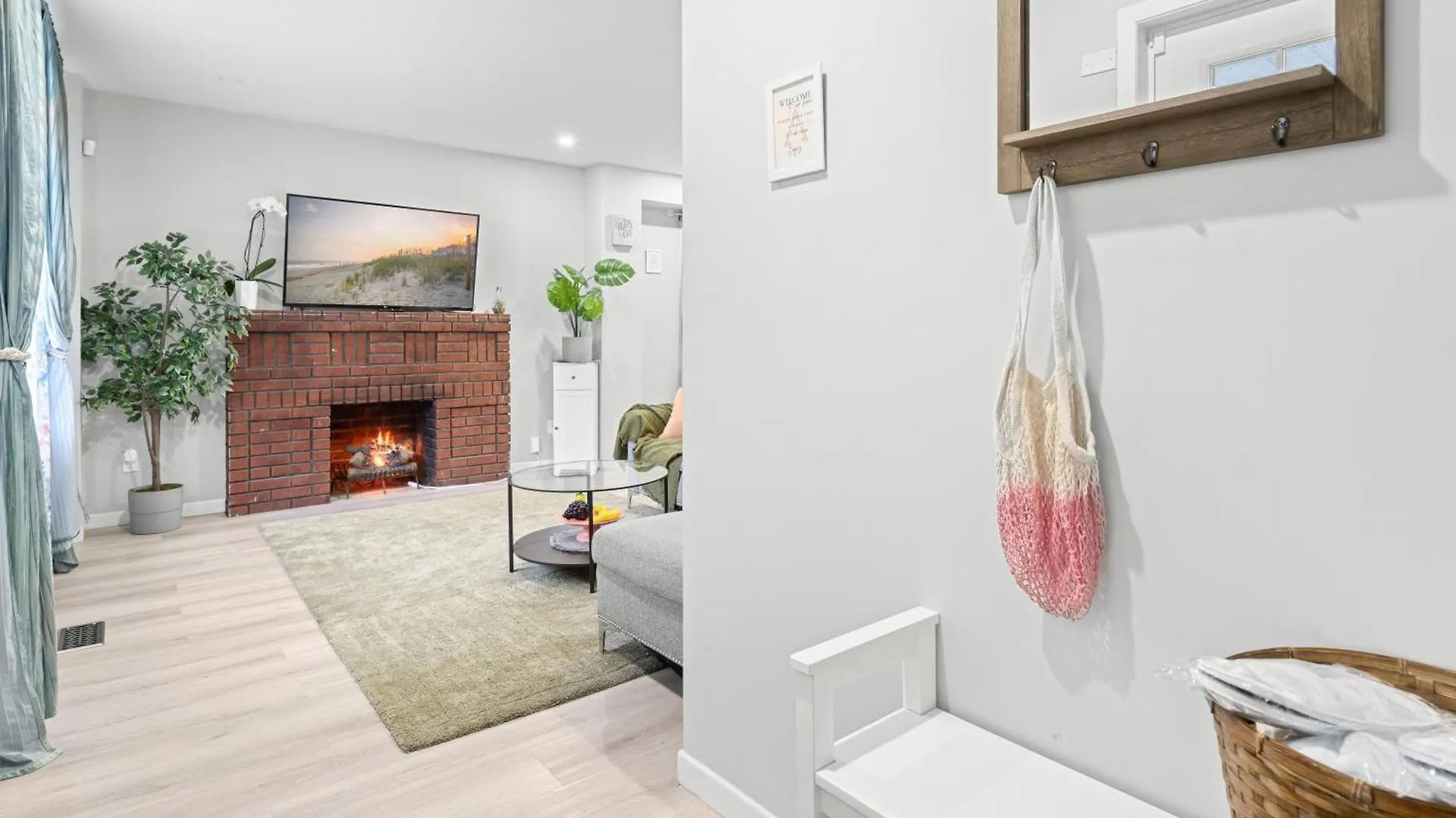 Close To Mall With Private Toilet, Free Wi-Fi And Parking Apartment Toronto 0*,