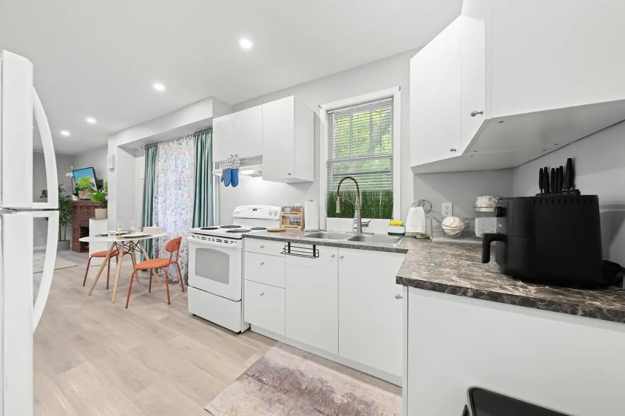 Alloggio in famiglia Appartamento Close To Mall With Private Toilet, Free Wi-Fi And Parking Toronto