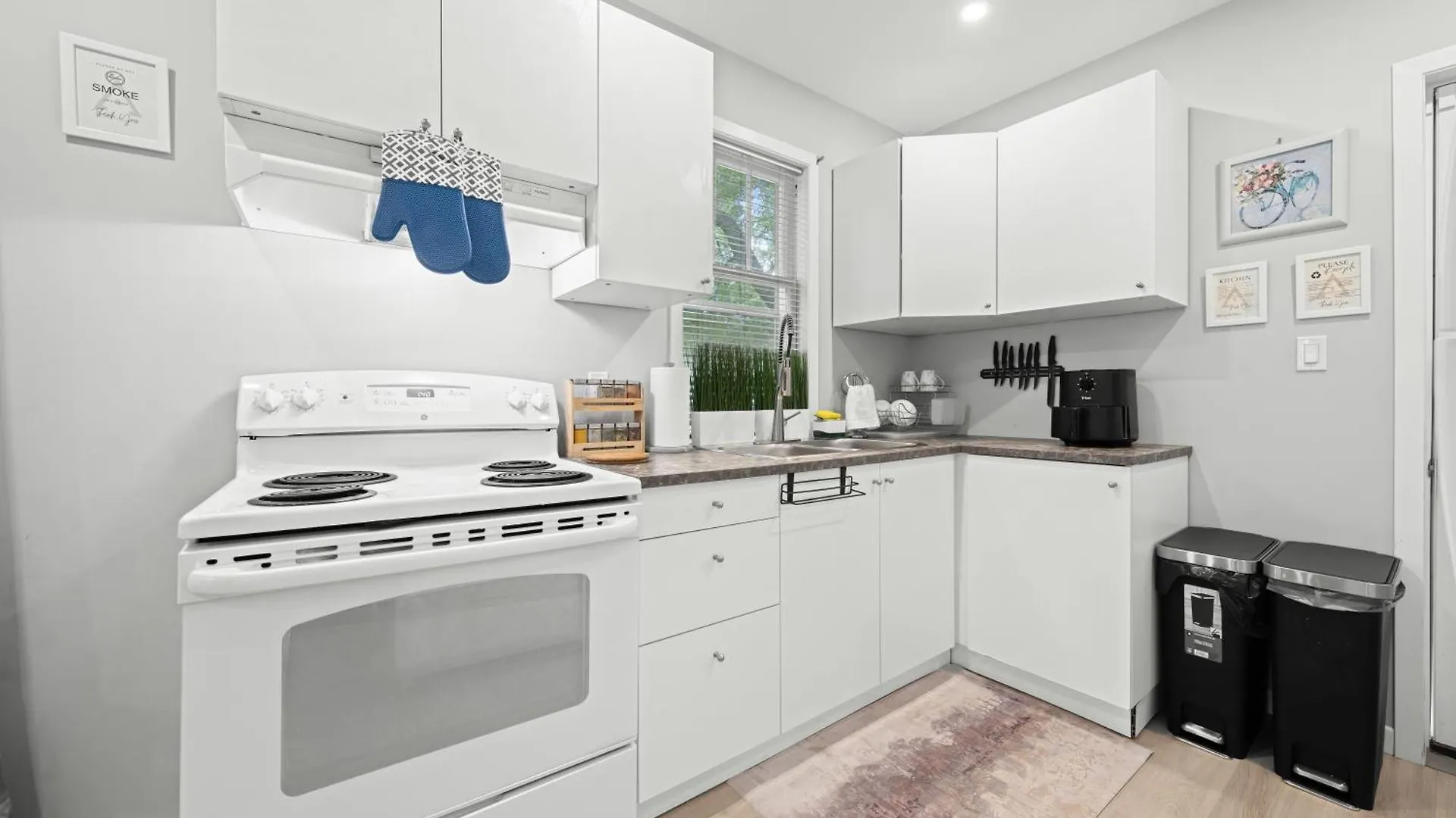 Appartamento Close To Mall With Private Toilet, Free Wi-Fi And Parking Toronto Canada