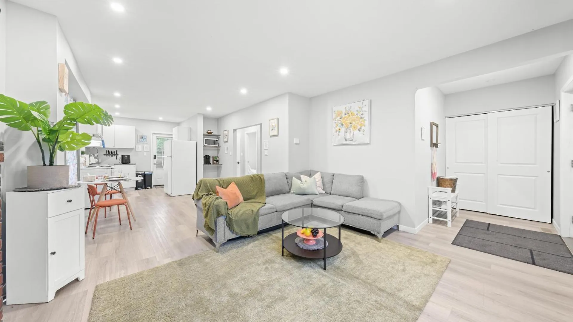 Appartamento Close To Mall With Private Toilet, Free Wi-Fi And Parking Toronto Canada