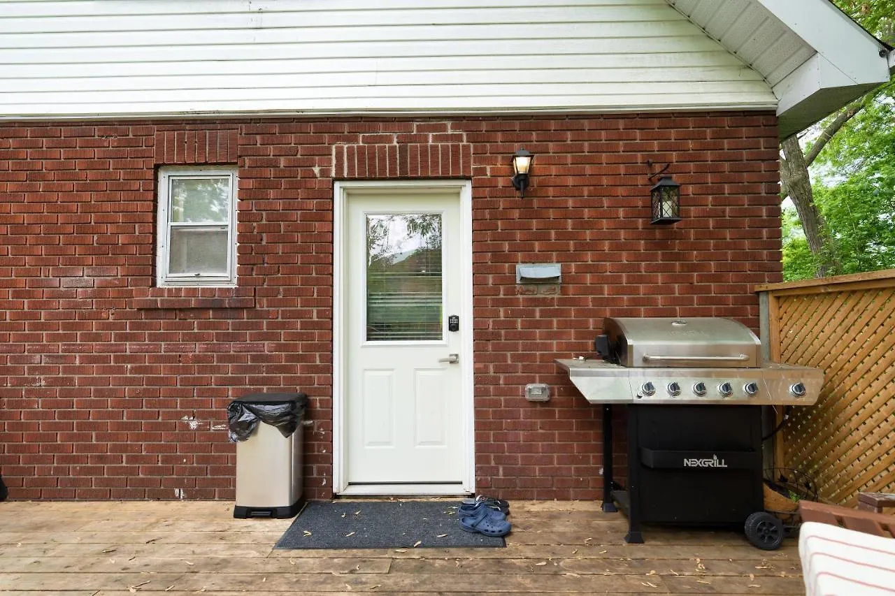 Close To Mall With Private Toilet, Free Wi-Fi And Parking Apartment Toronto 0*,