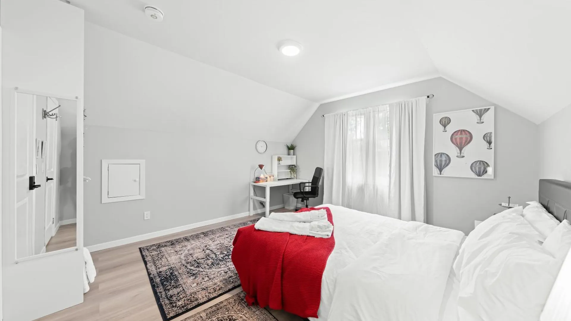 Close To Mall With Private Toilet, Free Wi-Fi And Parking Apartment Toronto 0*,  Canada