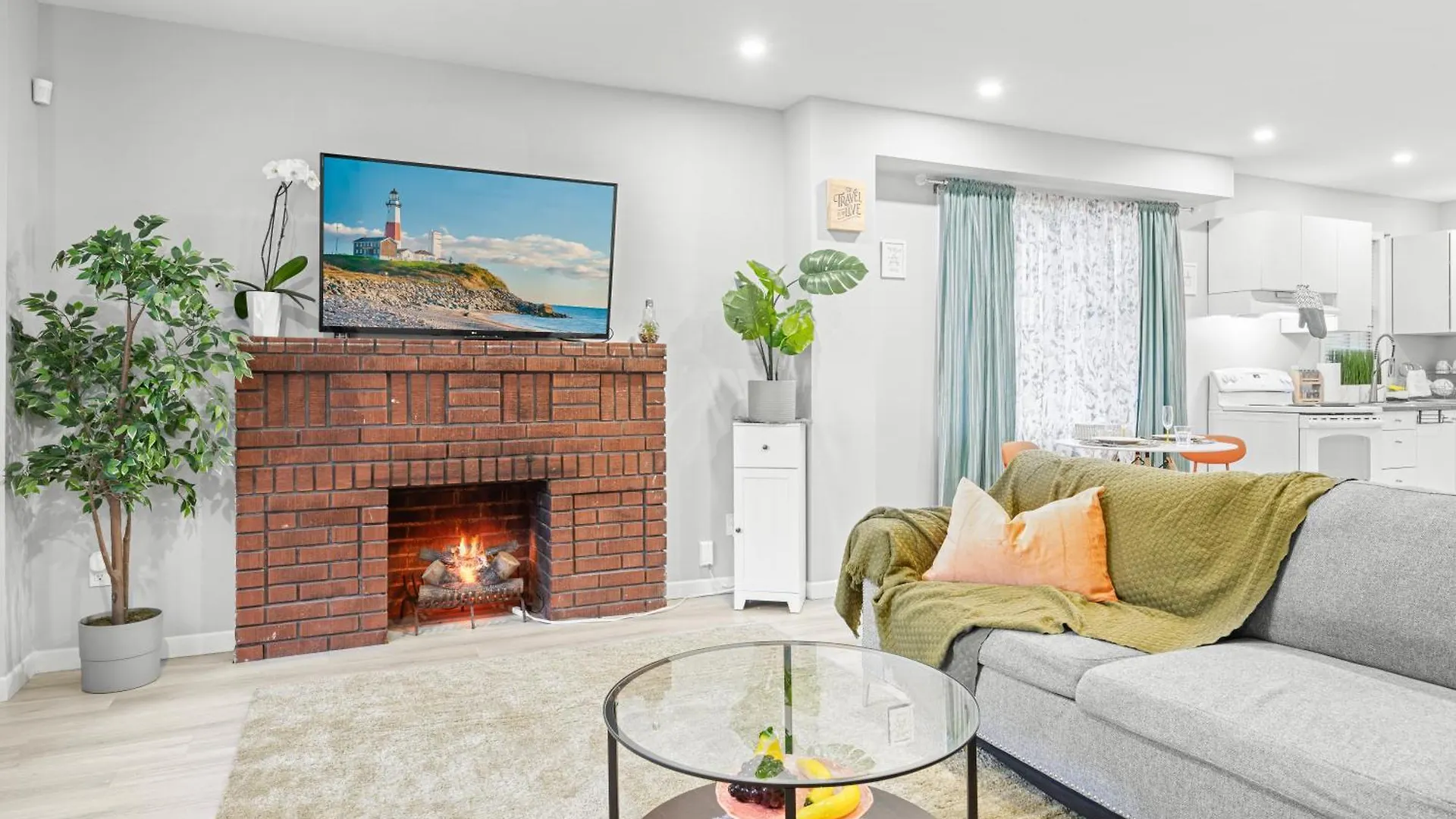 Homestay Close To Mall With Private Toilet, Free Wi-Fi And Parking Apartment Toronto Canada